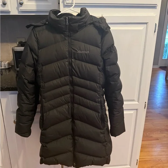 Marmot Classic Black Jacket - Picture 1 of 4